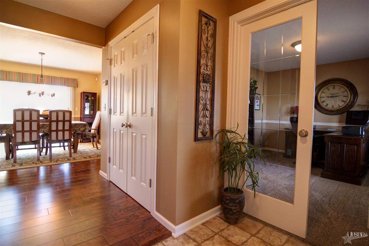 8410 Forsythia Ct, Fort Wayne, IN 46818 photo 6