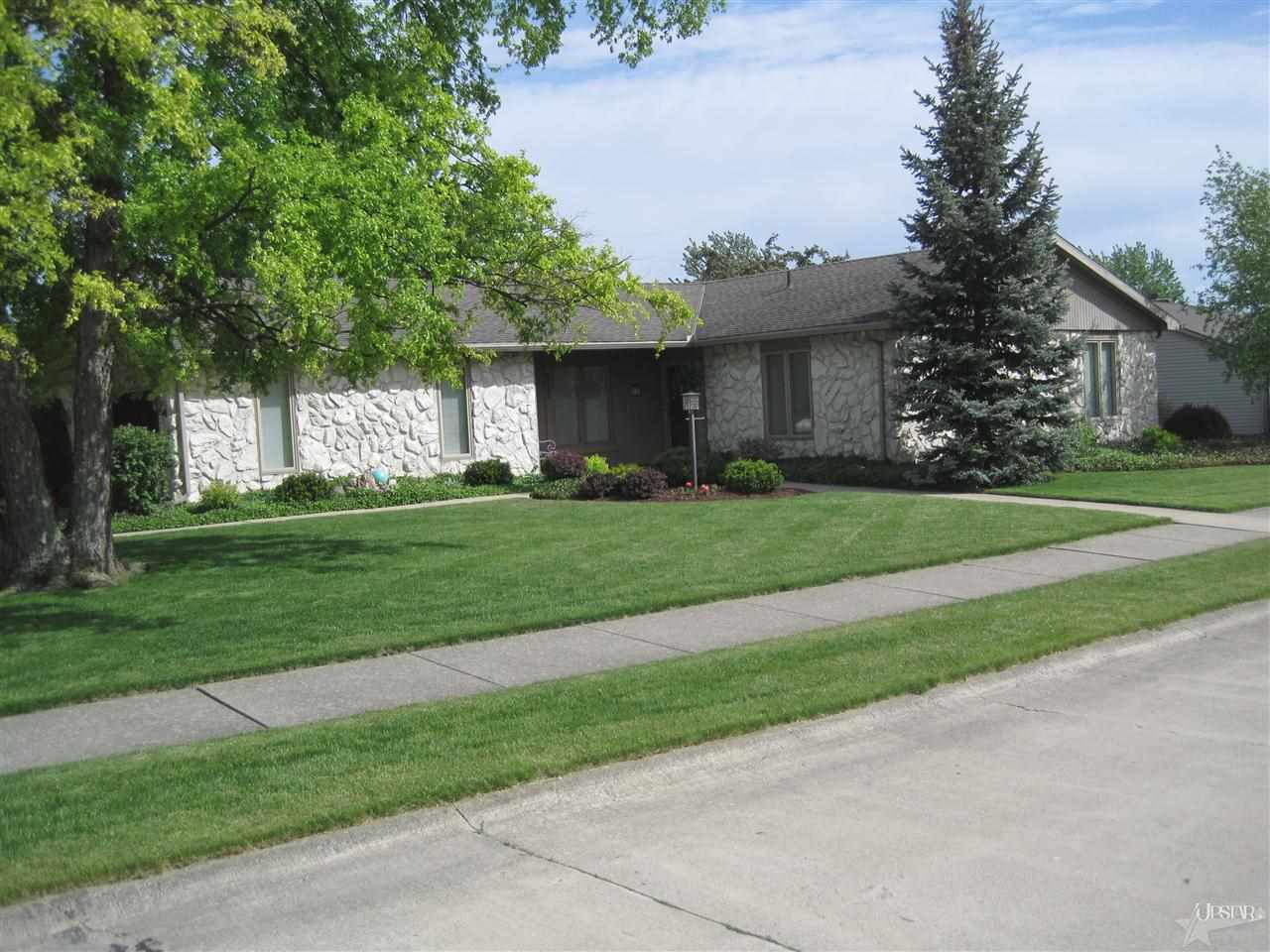 5732 Millbridge Ct, Fort Wayne, IN 46825 photo 2