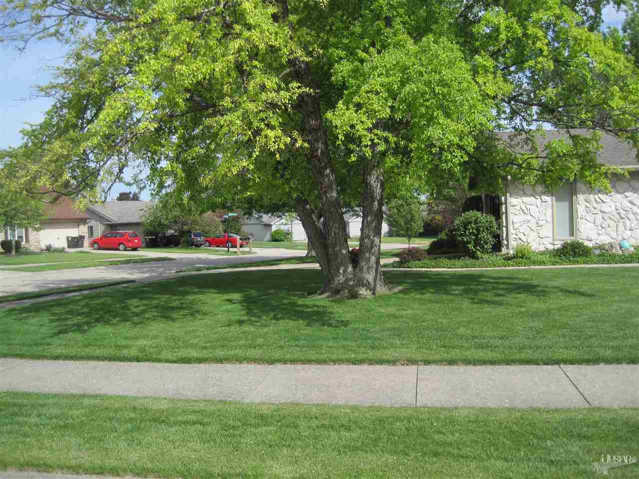 5732 Millbridge Ct, Fort Wayne, IN 46825 photo 4