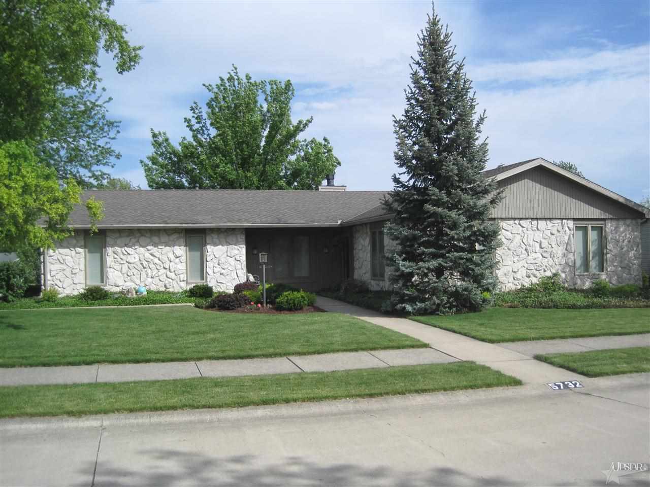 5732 Millbridge Ct, Fort Wayne, IN 46825 photo 1