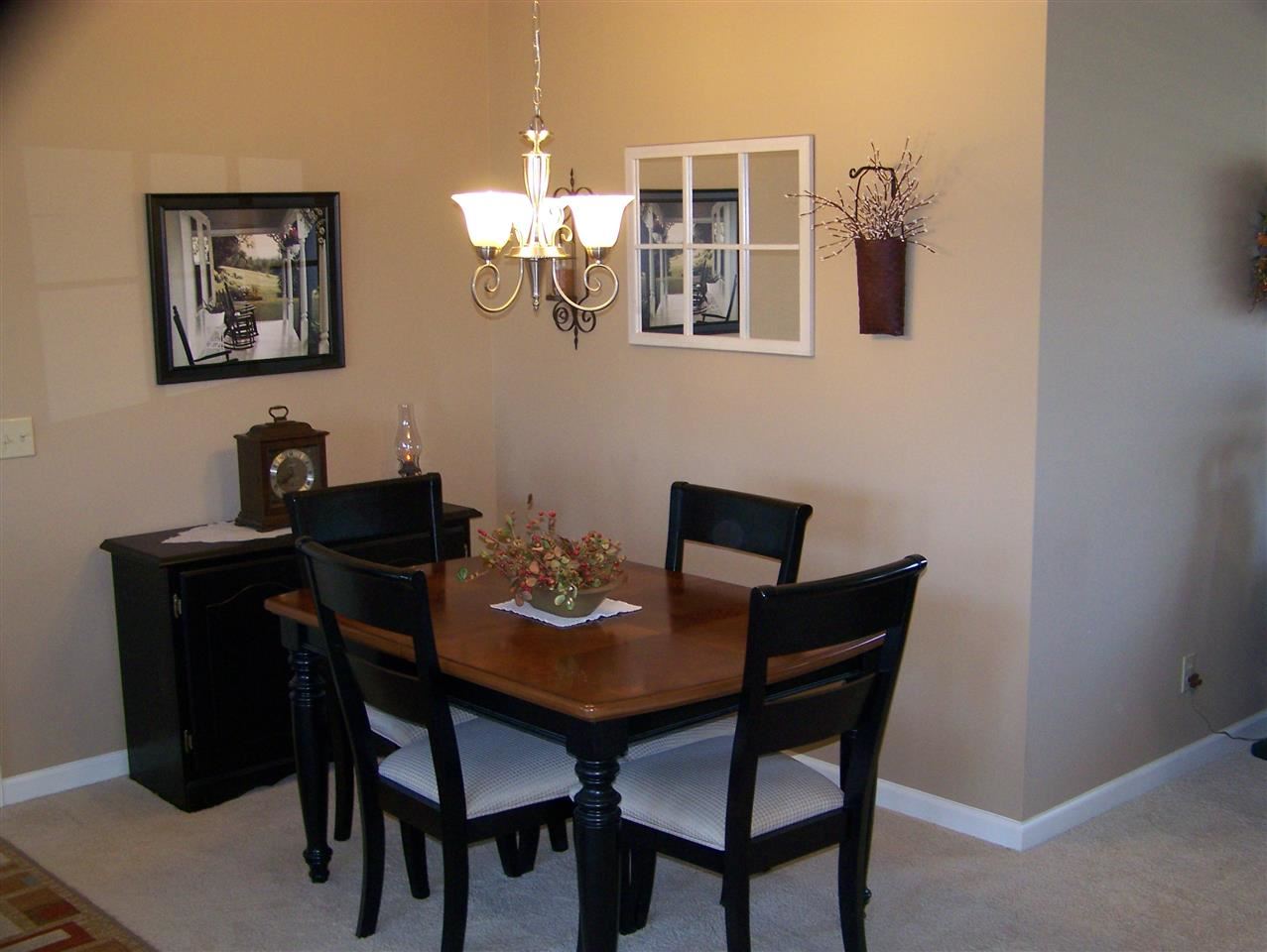 11 Cobblestone Blvd, Gas City, IN 46933 photo 4