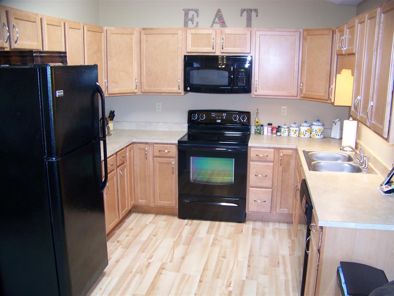 11 Cobblestone Blvd, Gas City, IN 46933 photo 5