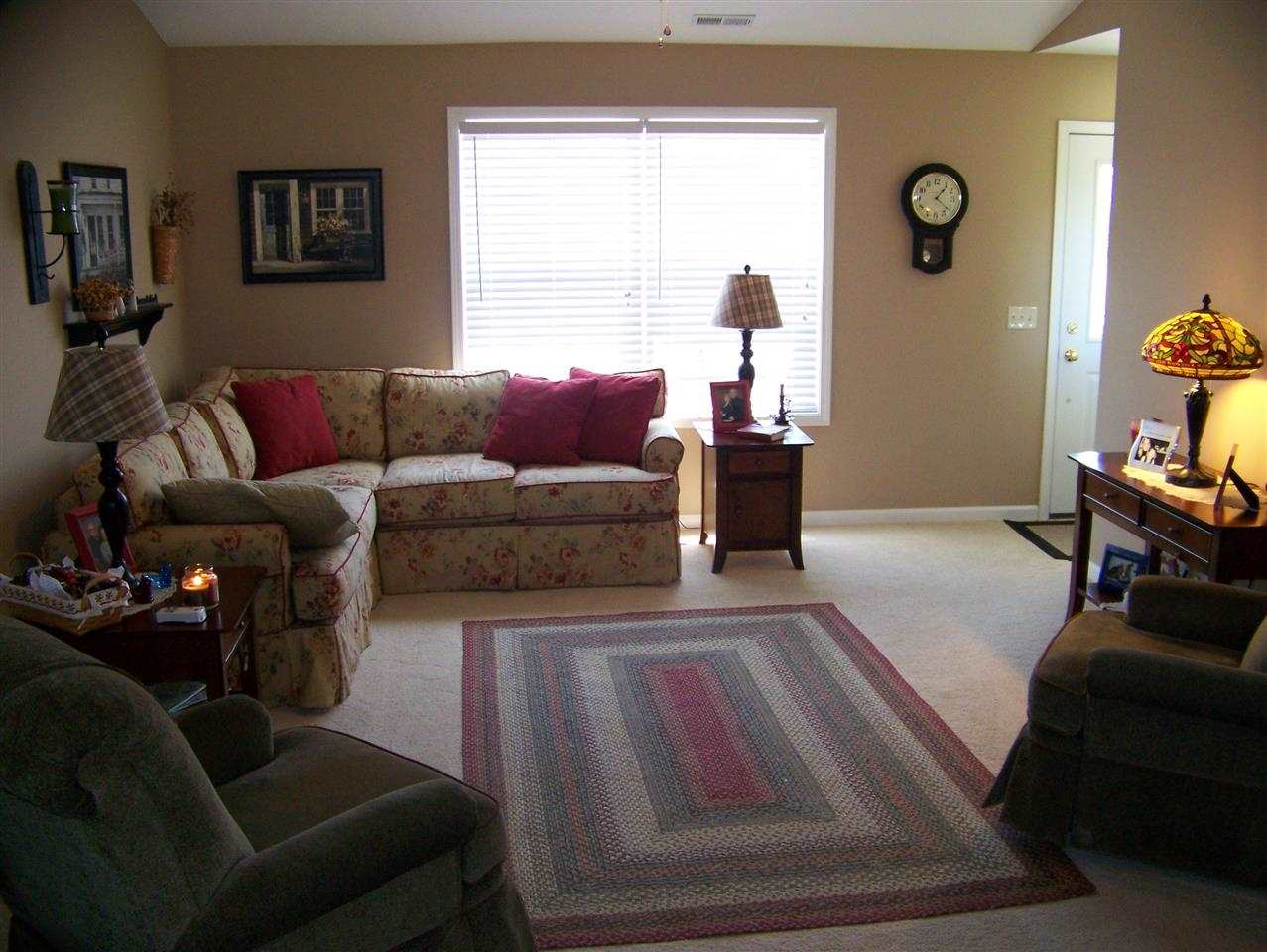 11 Cobblestone Blvd, Gas City, IN 46933 photo 2