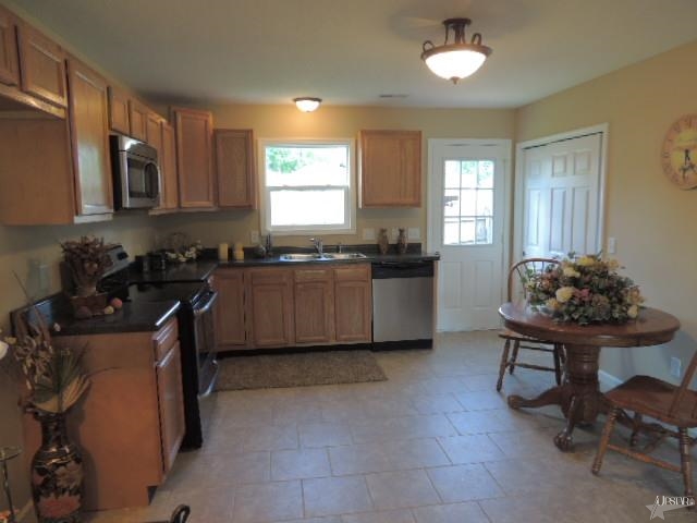 809 Wesley Ct, Fort Wayne, IN 46825 photo 5