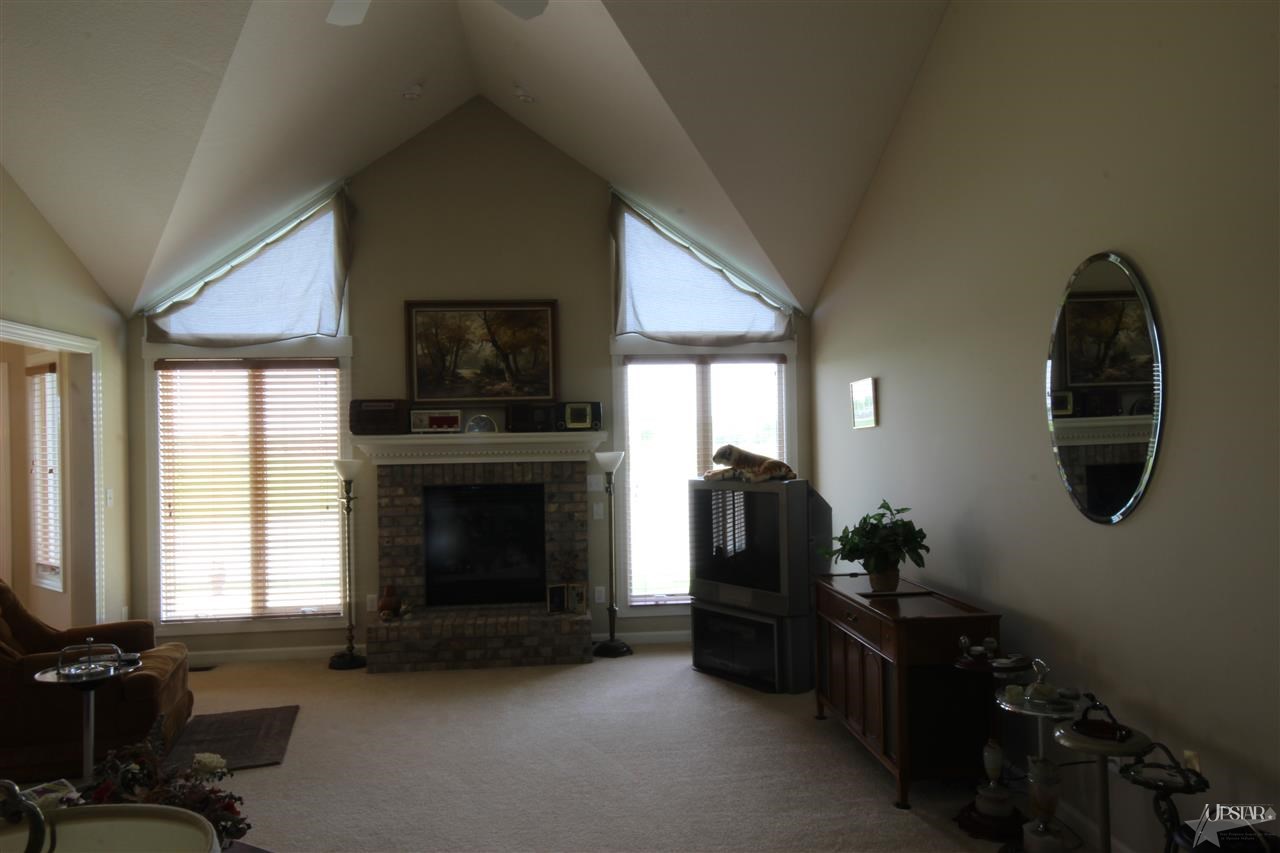 10209 Chesterhills Ct, New Haven, IN 46774 photo 6
