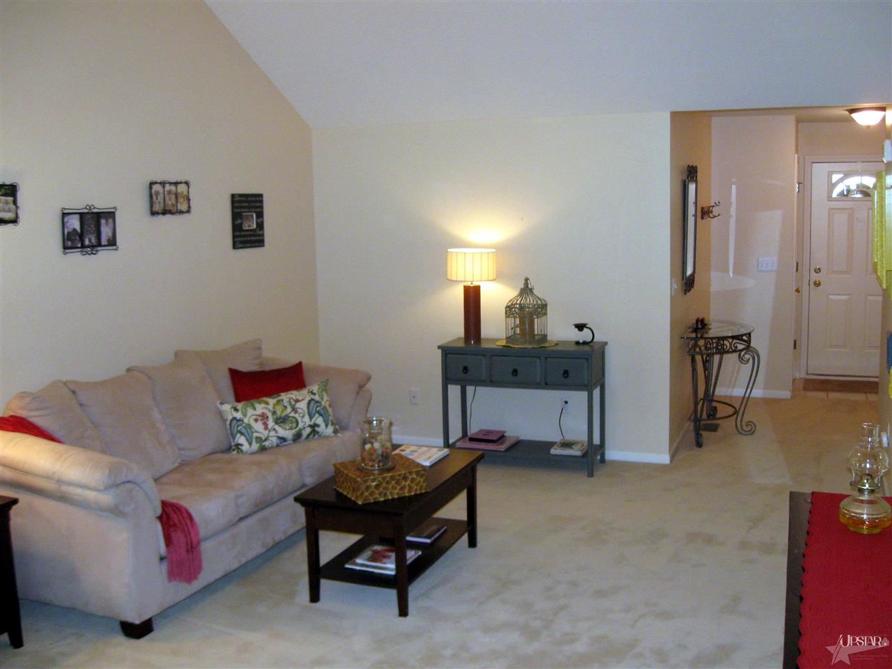 8232 Red Shank Ln, Fort Wayne, IN 46825 photo 2