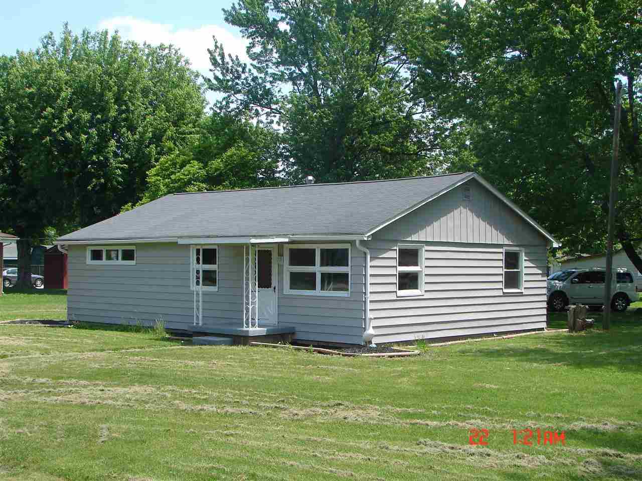 1318 N Main St, Fairmount, IN 46928 photo 2