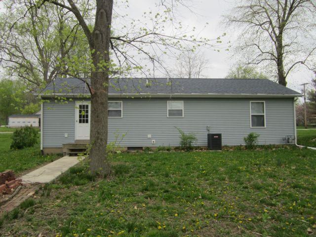105 Market St, Williamsport, IN 47993 photo 2