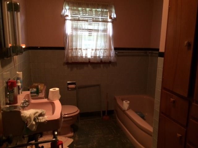 312 S Division St, Flora, IN 46929 photo 10