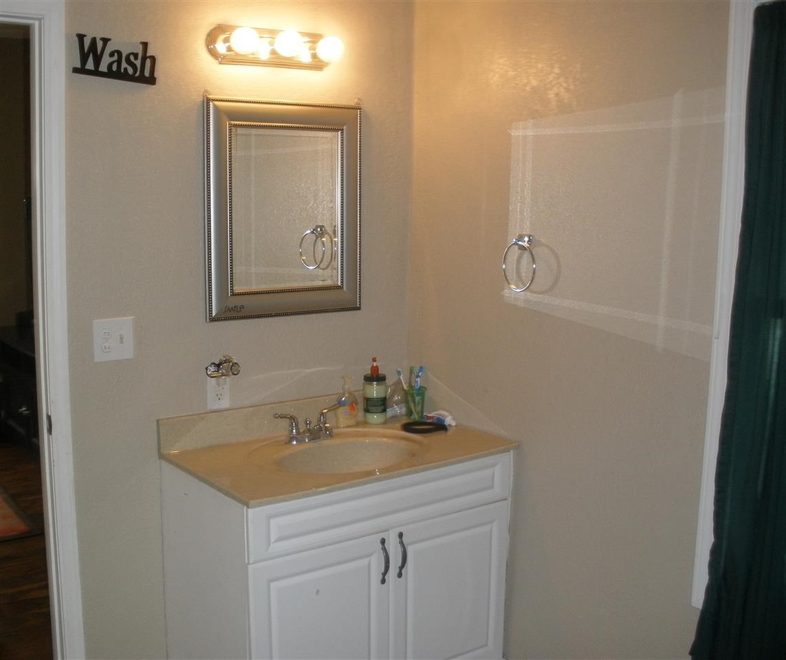 806 E Vantrees St, Washington, IN 47501 photo 8