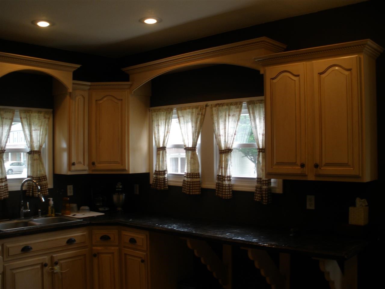 806 E Vantrees St, Washington, IN 47501 photo 2