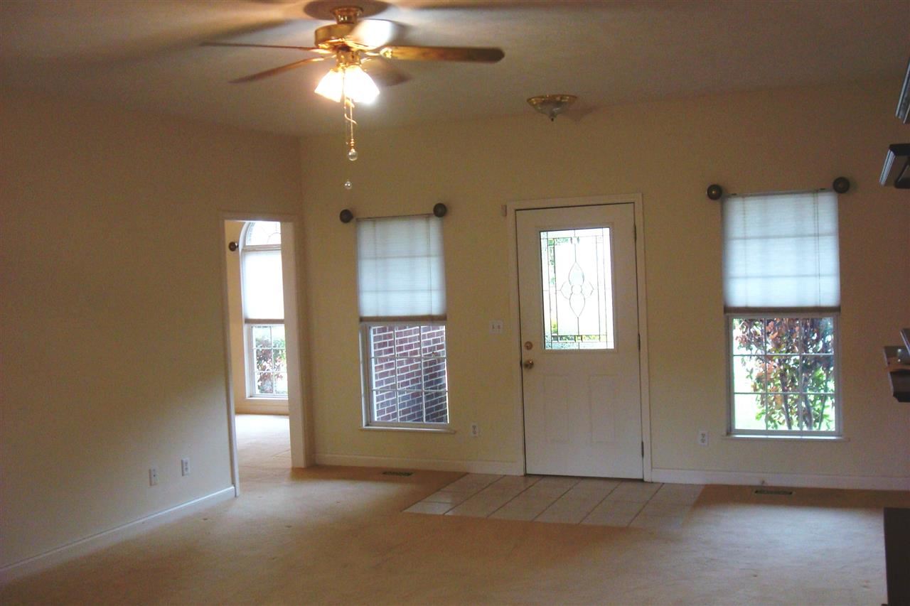 634 Conti Dr, Evansville, IN 47711 photo 4