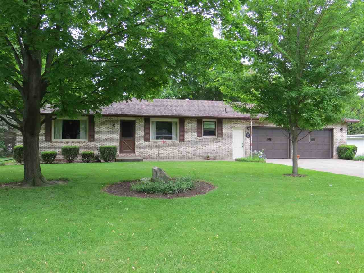 1017 Westwood Dr, Goshen, IN 46526 photo 1