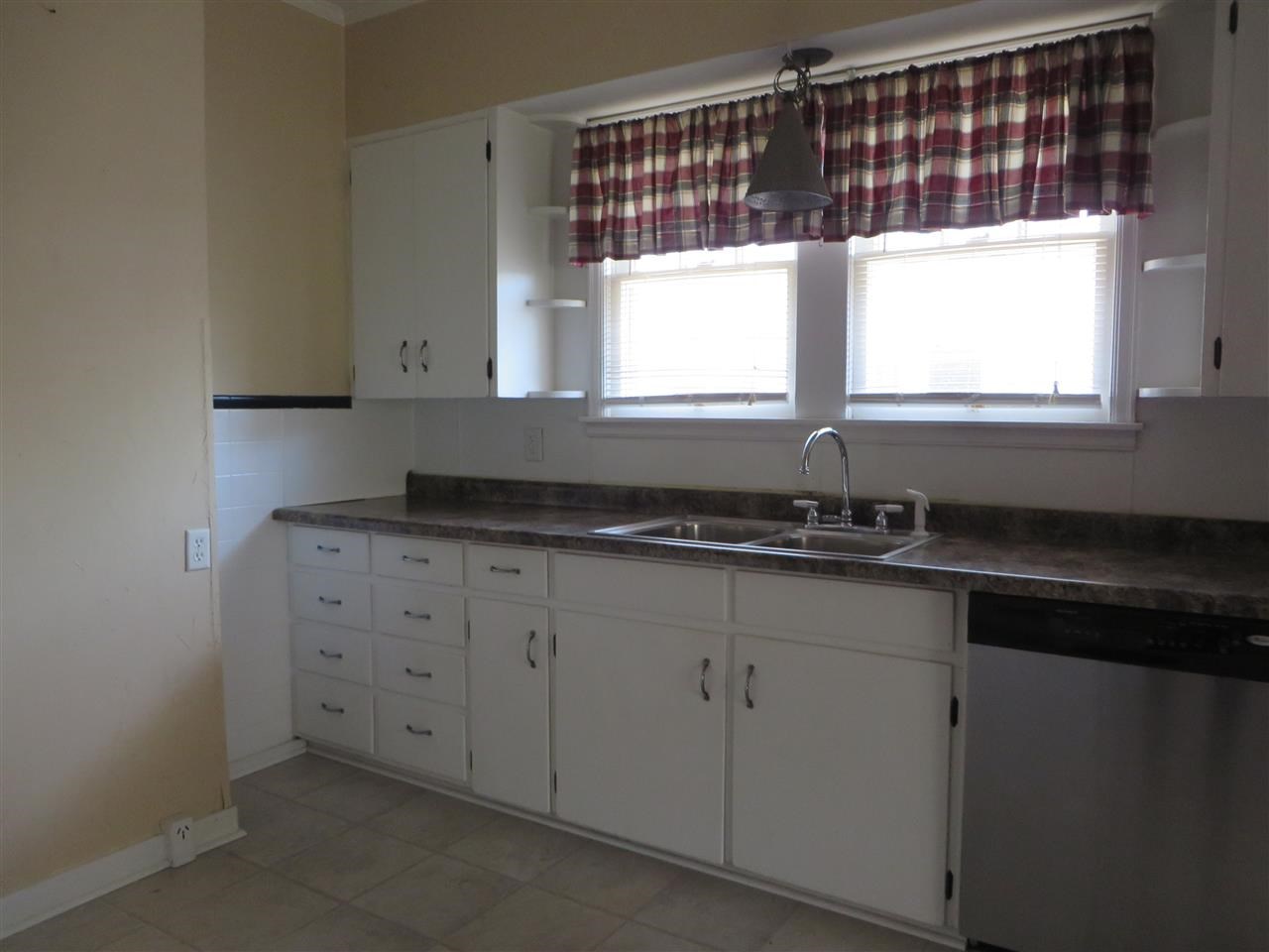817 S Hall St, Princeton, IN 47670 photo 4