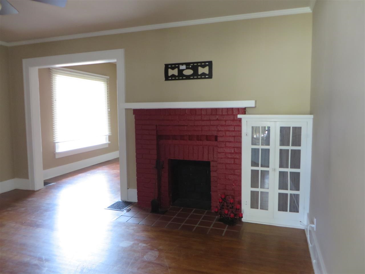817 S Hall St, Princeton, IN 47670 photo 2