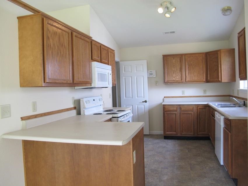 822 Springwater Rd, Kokomo, IN 46902 photo 5