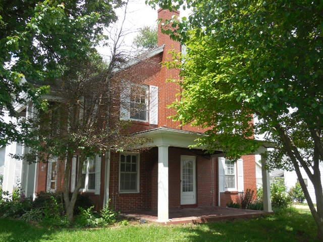 630 S Hall St, Princeton, IN 47670 photo 3