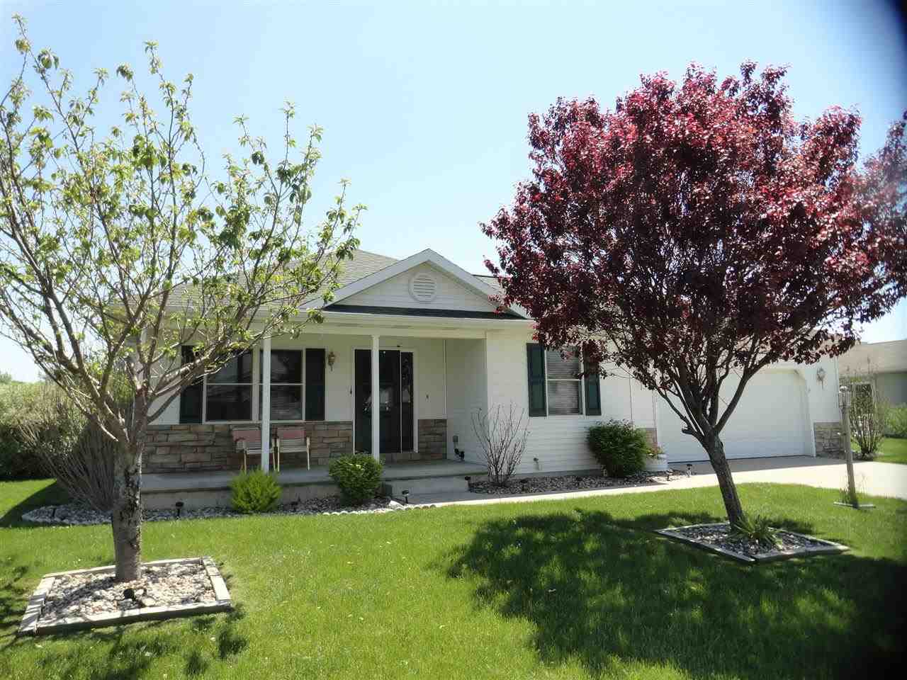 1006 Eagle Dr, Goshen, IN 46526 photo 1