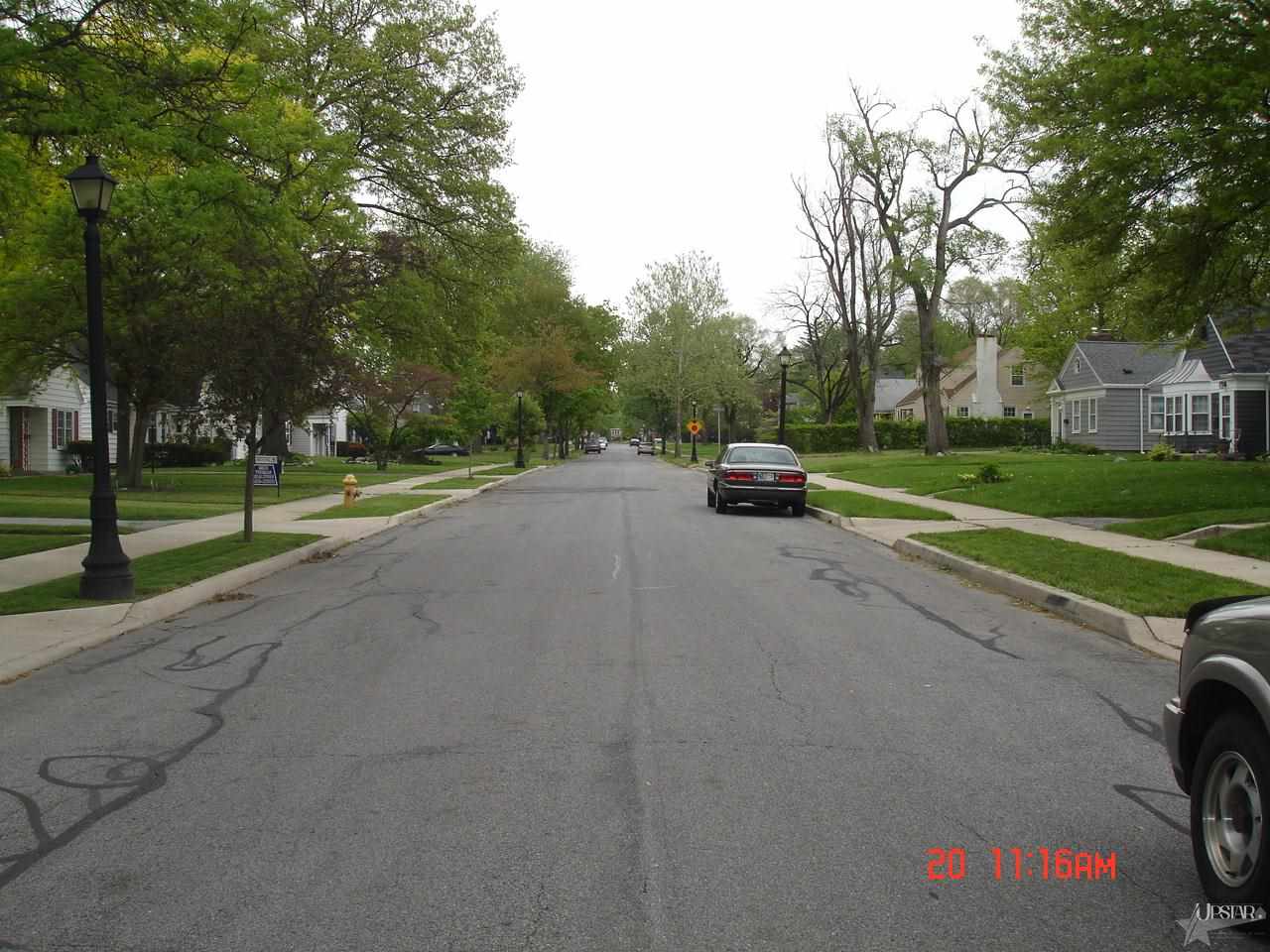 321 W Sherwood Ter, Fort Wayne, IN 46807 photo 2