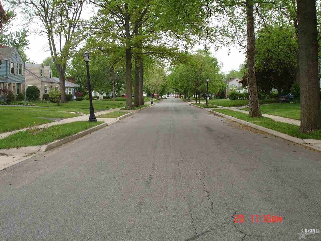 321 W Sherwood Ter, Fort Wayne, IN 46807 photo 3