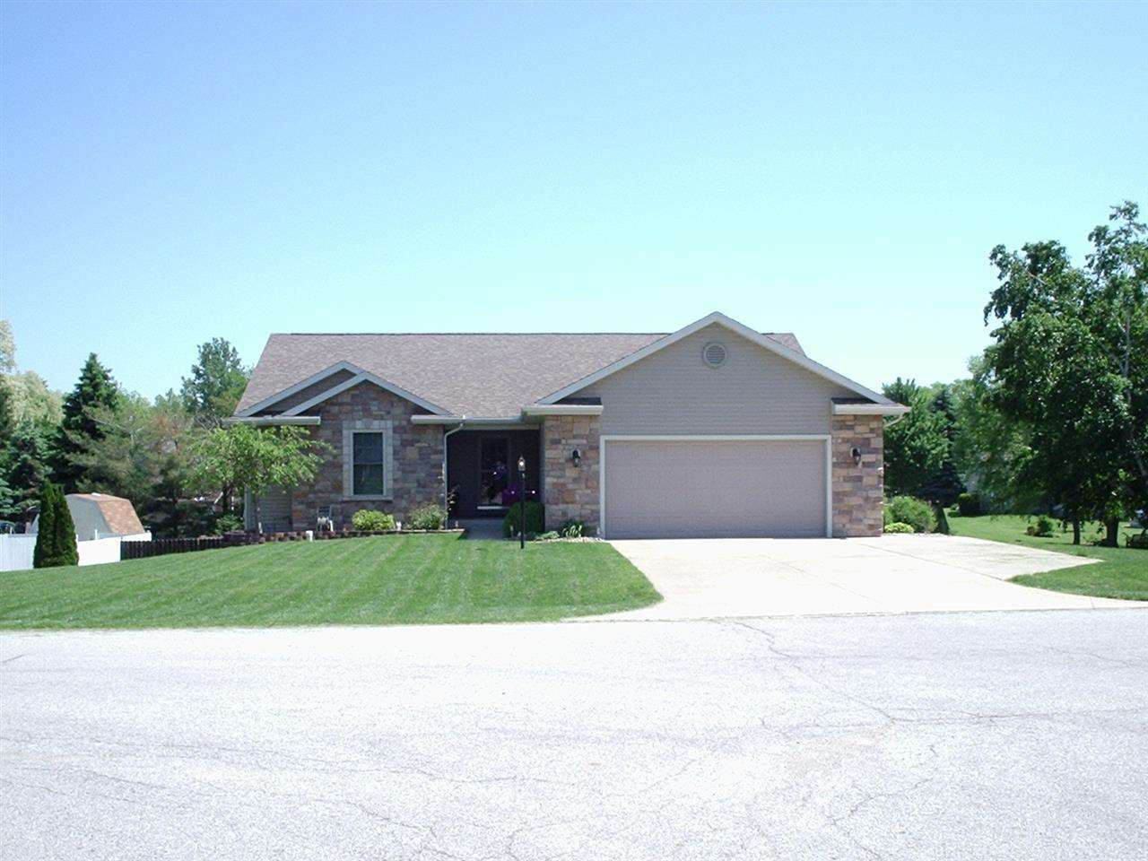 58726 Ox Bow Dr, Elkhart, IN 46516 photo 1