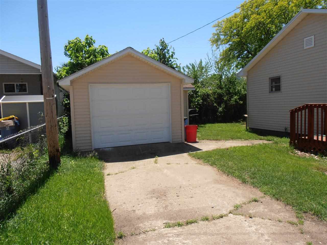 610 Dale Ave, Mishawaka, IN 46544 photo 2