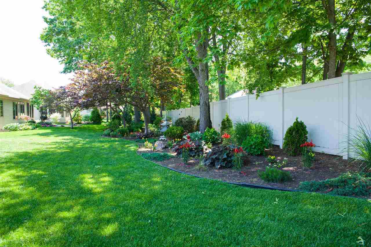 1825 Cobblestone Blvd, Elkhart, IN 46514 photo 2