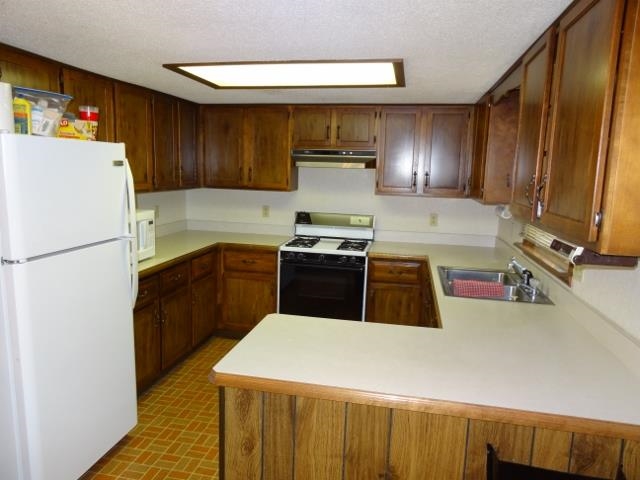 5929 E Pierceton Rd, Pierceton, IN 46562 photo 2
