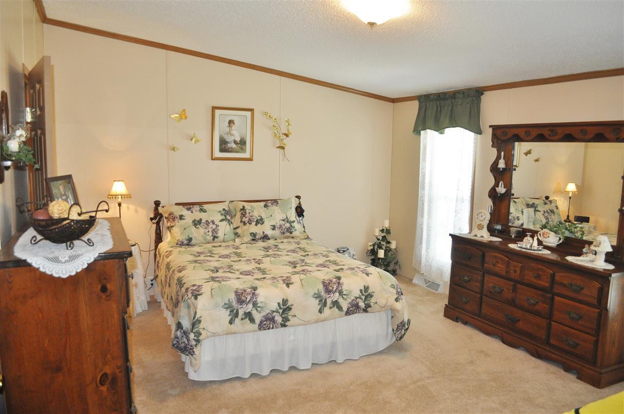 18990 Joan Kay Ln, Goshen, IN 46528 photo 6