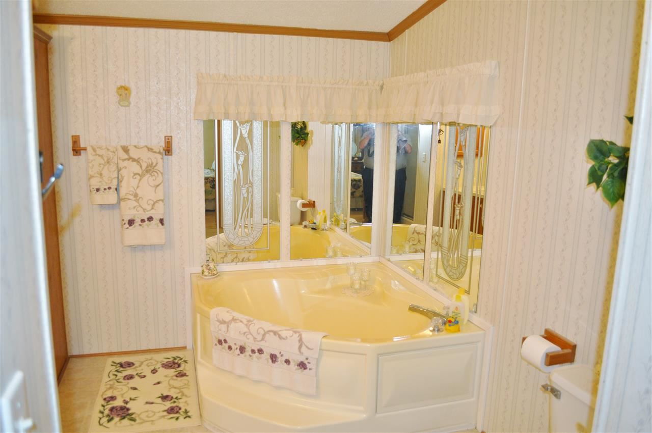 18990 Joan Kay Ln, Goshen, IN 46528 photo 7