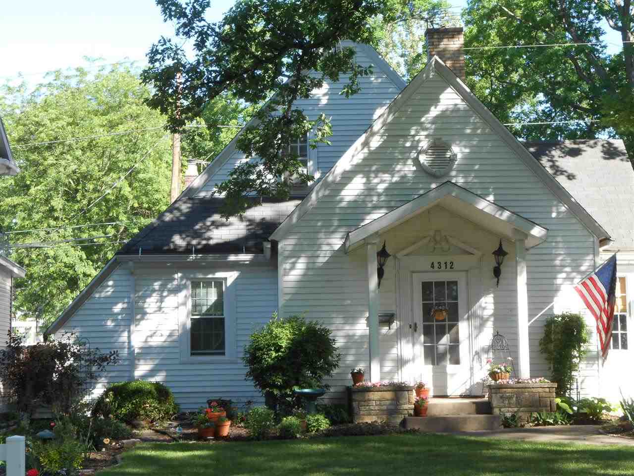 4312 Pembroke Ln, Fort Wayne, IN 46807 photo 1