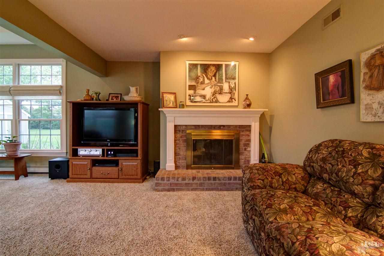 6728 Lake Crest Ct, Fort Wayne, IN 46815 photo 9