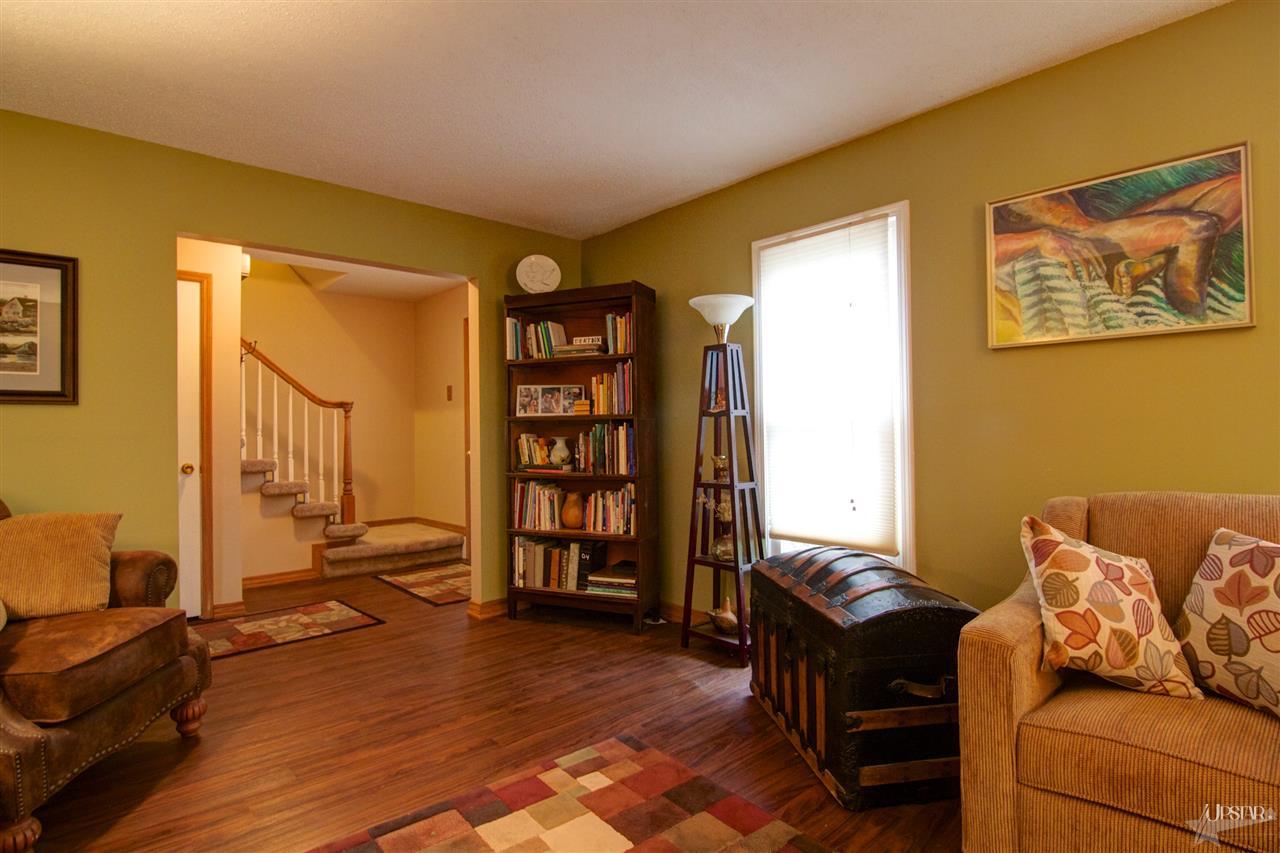 6728 Lake Crest Ct, Fort Wayne, IN 46815 photo 2
