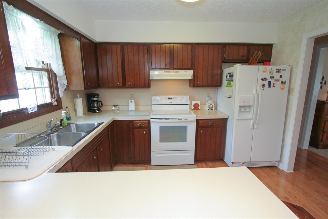 9116 Shoreline Dr, Wadesville, IN 47638 photo 5