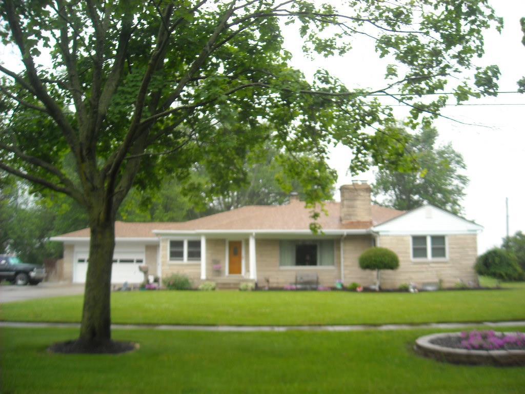 533 S Main St, Bourbon, IN 46504 photo 1