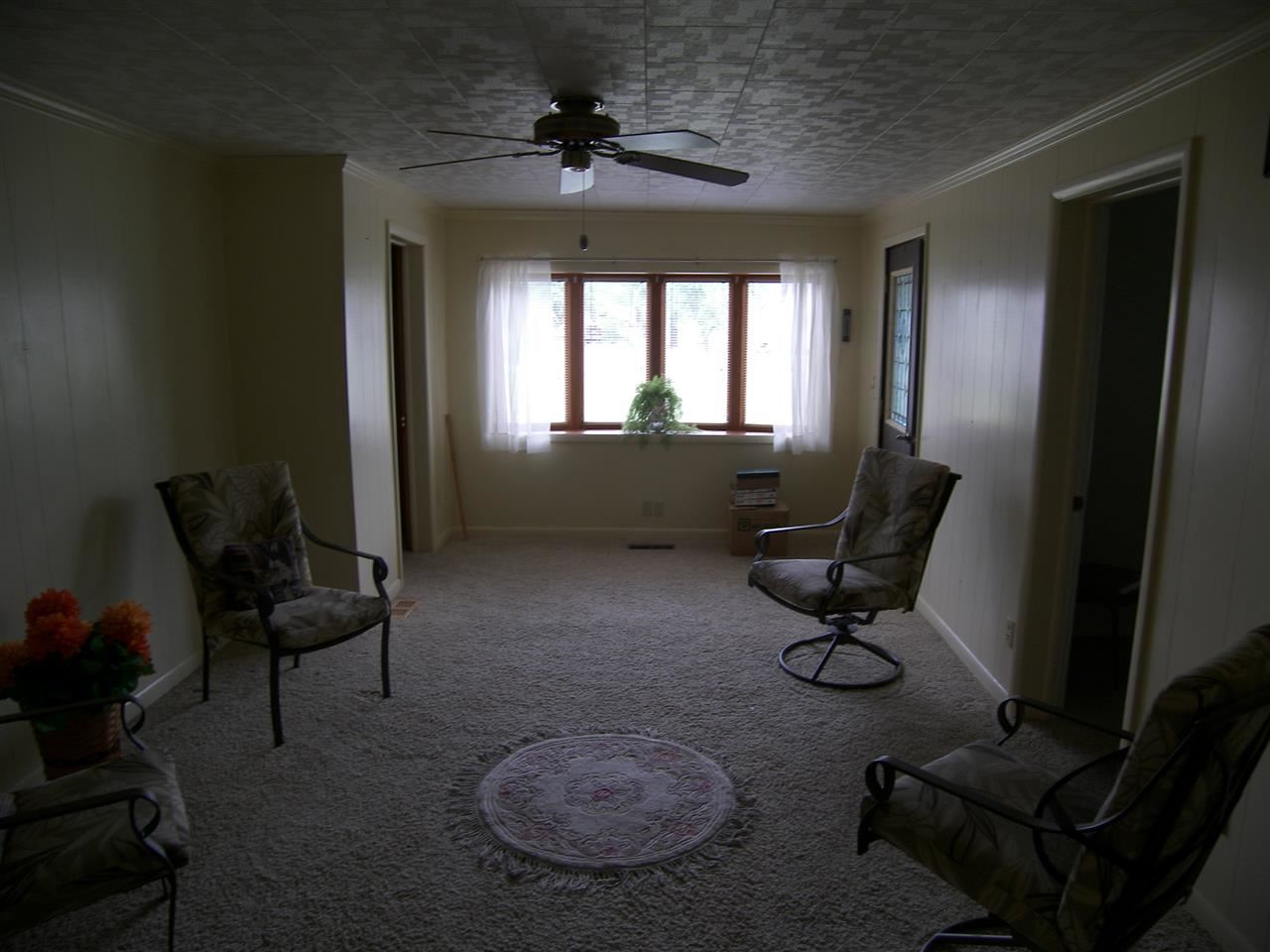 427 N Carter St, Greentown, IN 46936 photo 2