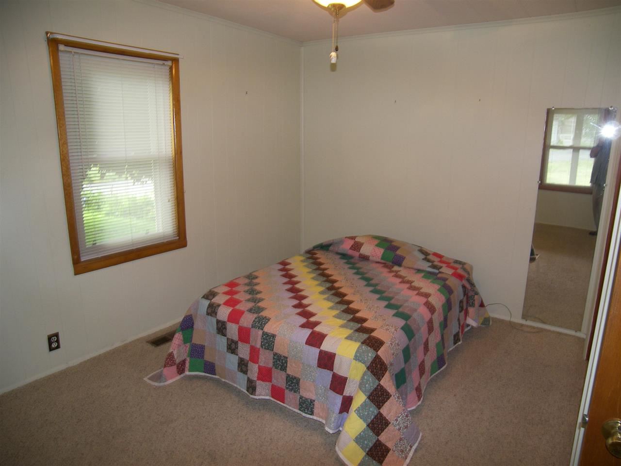 427 N Carter St, Greentown, IN 46936 photo 3