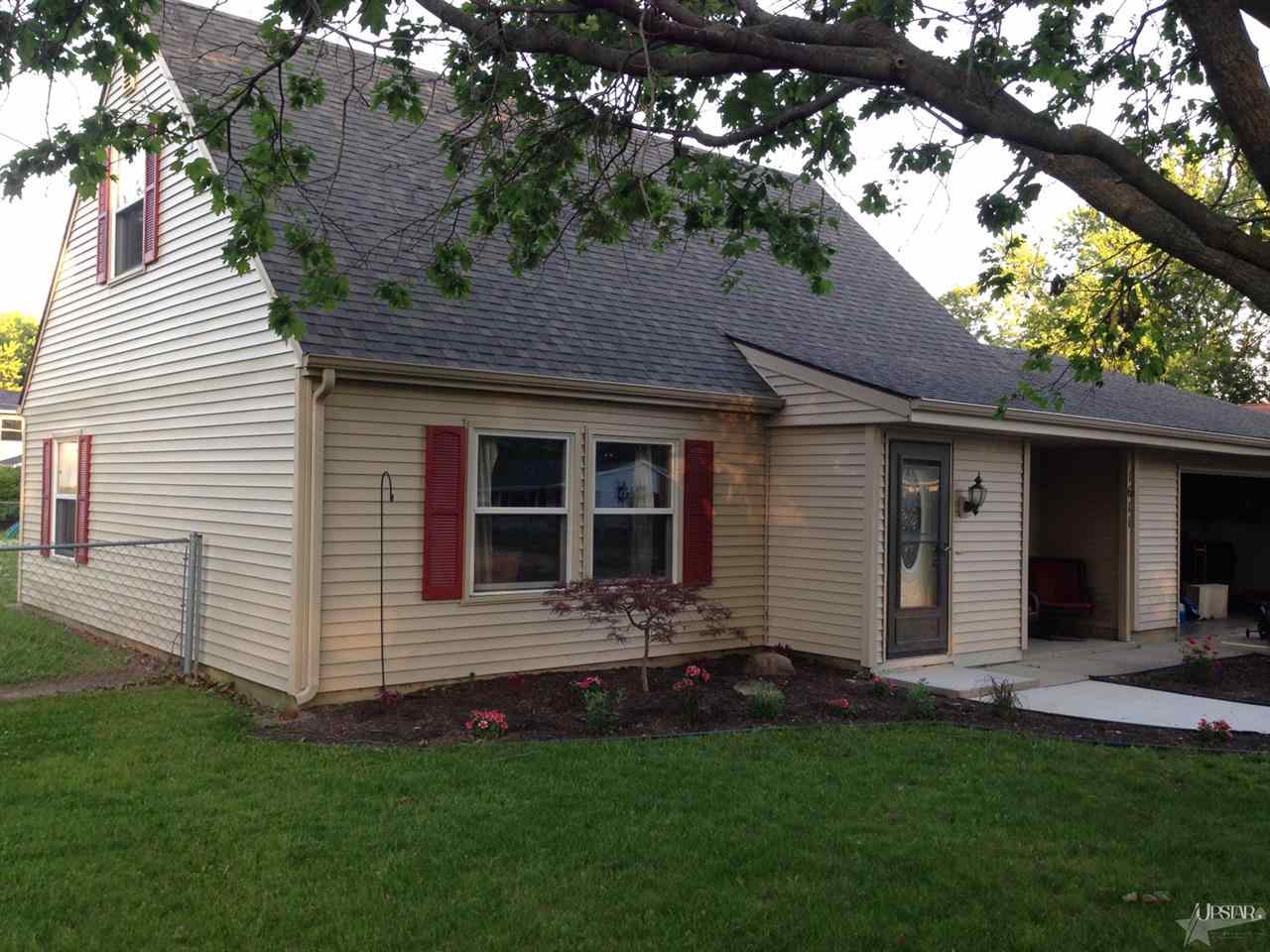 1611 Orkney Ln, New Haven, IN 46774 photo 2