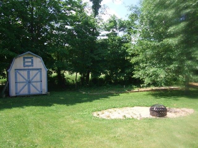 603 W Blackfoot Dr, Ellettsville, IN 47429 photo 3