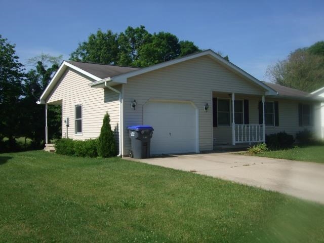 603 W Blackfoot Dr, Ellettsville, IN 47429 photo 2