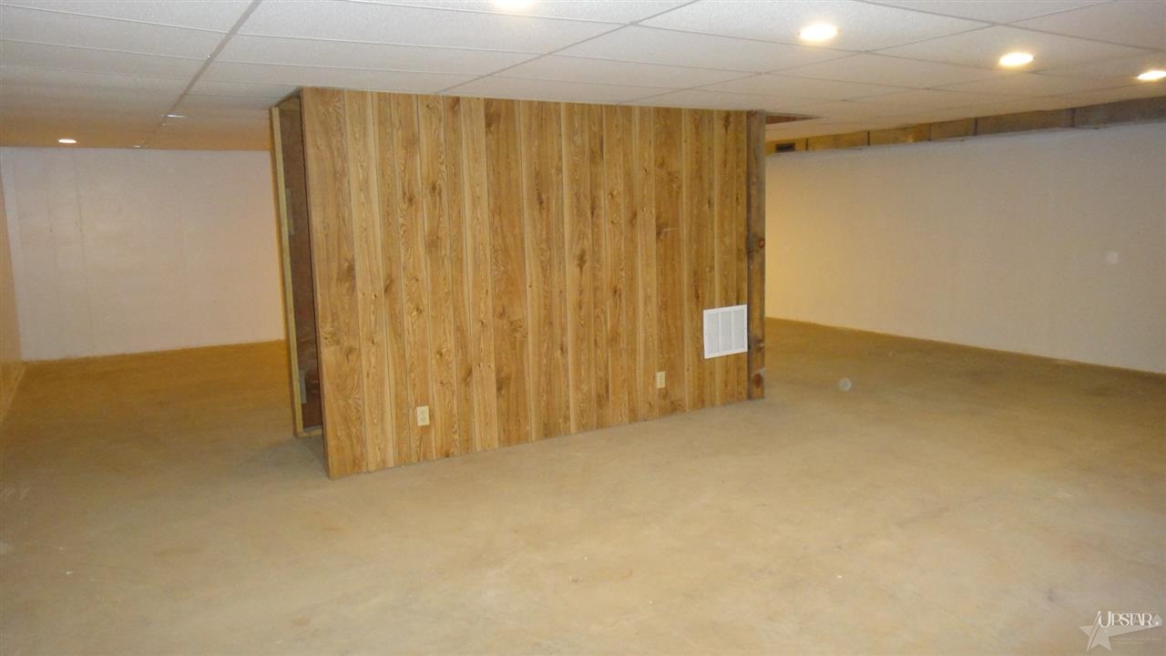 205 E Shore Dr, Geneva, IN 46740 photo 25
