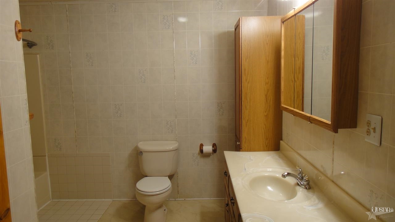 205 E Shore Dr, Geneva, IN 46740 photo 14