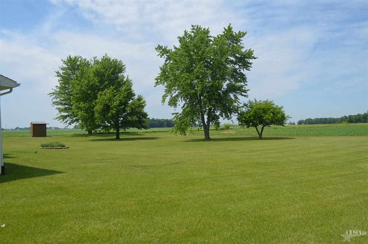 3911 N Roussey Rd, Woodburn, IN 46797 photo 6