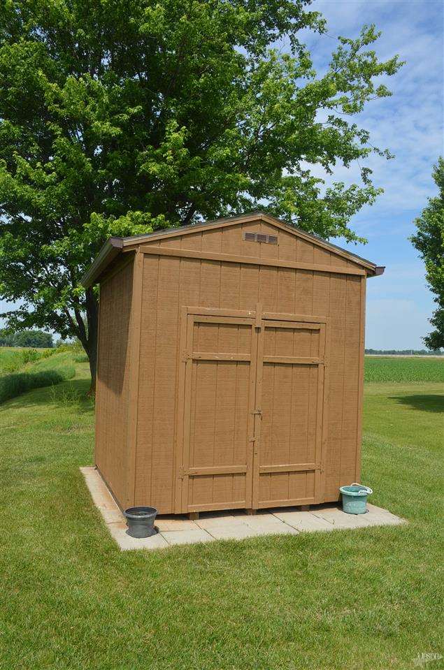 3911 N Roussey Rd, Woodburn, IN 46797 photo 8