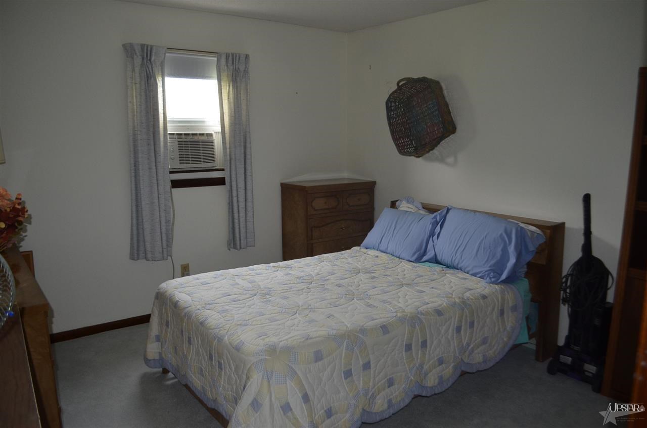 3911 N Roussey Rd, Woodburn, IN 46797 photo 13