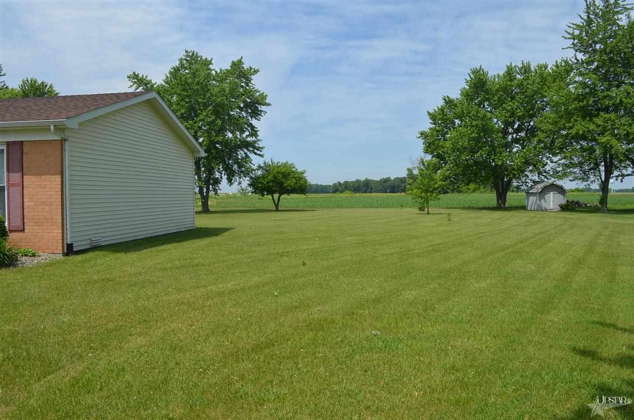 3911 N Roussey Rd, Woodburn, IN 46797 photo 5