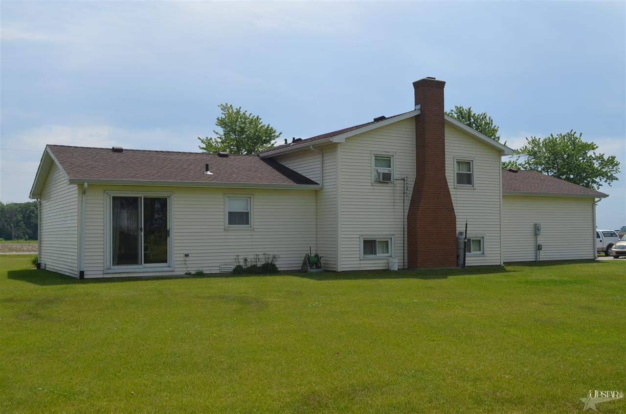 3911 N Roussey Rd, Woodburn, IN 46797 photo 7