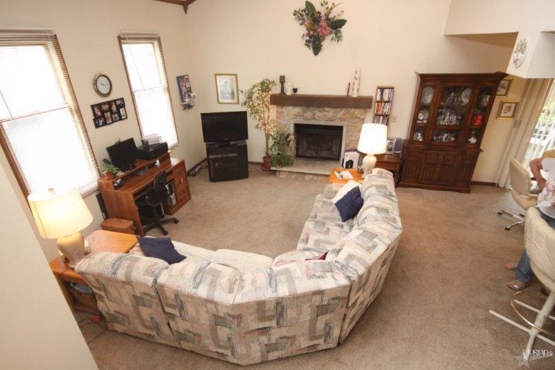 6145 Crofton Dr, Fort Wayne, IN 46835 photo 2