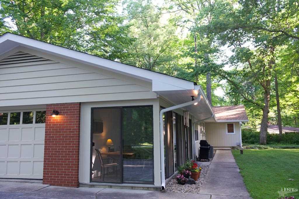 10223 Circlewood Dr, Fort Wayne, IN 46804 photo 2
