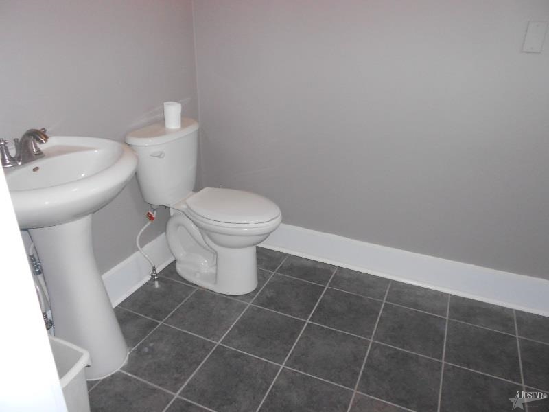 175 W Mccrum St, Huntington, IN 46750 photo 11